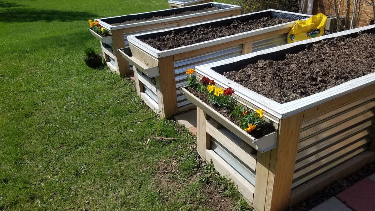 Pallet Raised Garden Box