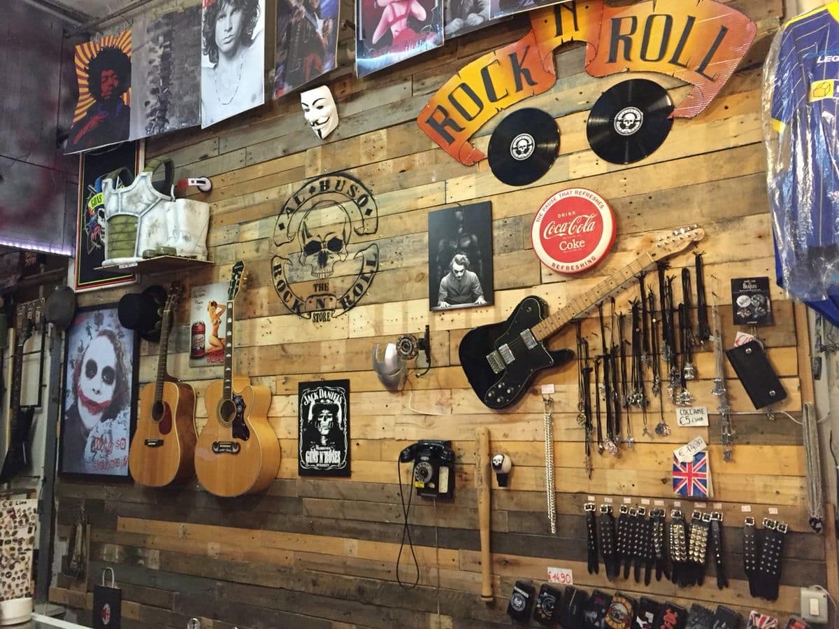 Rock & Roll Garage Bar