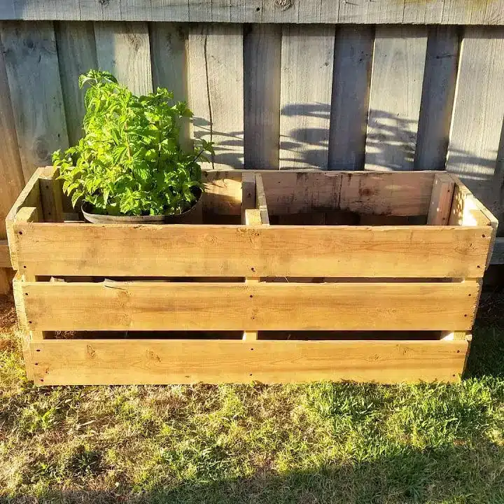 Wood Pallet Planter Box. .jpg