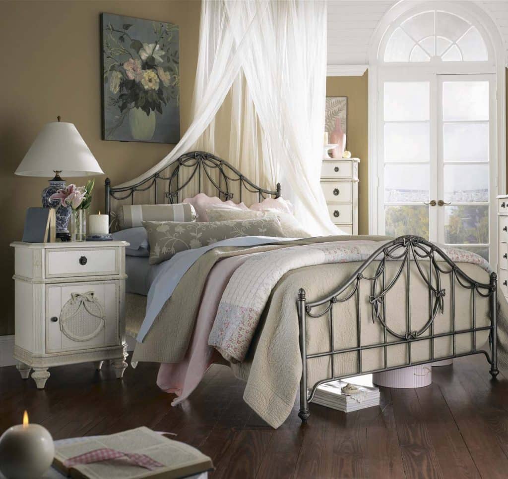 Vintage Bedroom Ideas That Are Timeless | Swyft