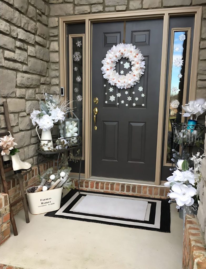 Transitioning My Front Porch Decor from Christmas to Winter